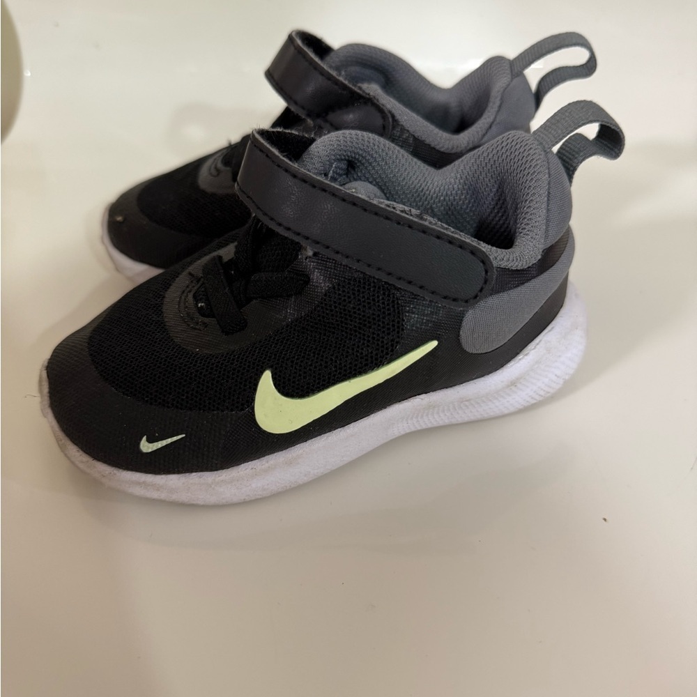 NIKE Toddler Shoes Size-6